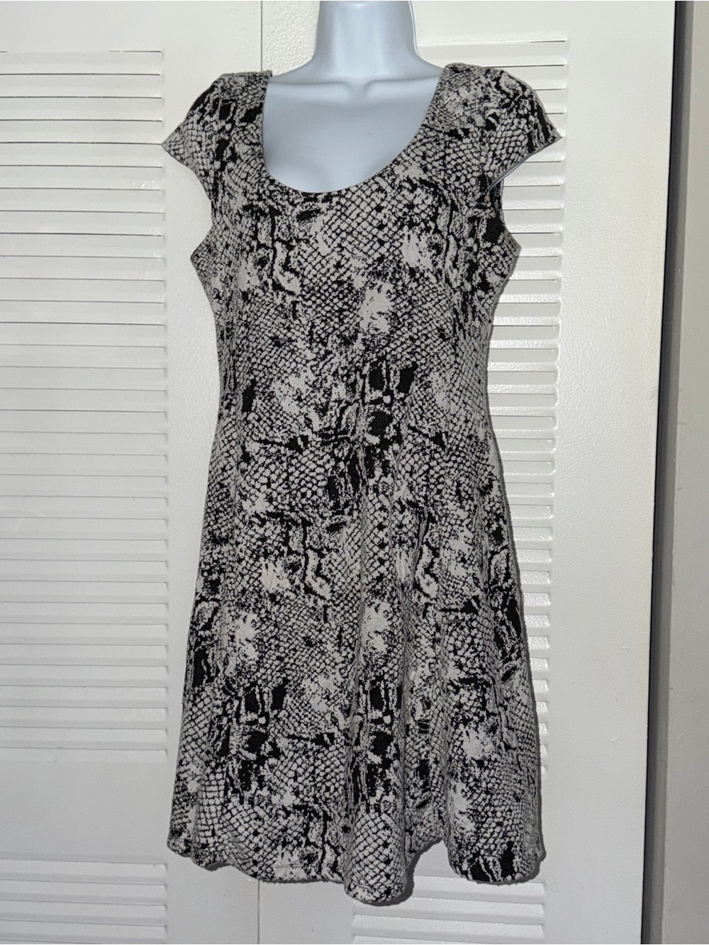 Y2K Marilyn Monroe black & white snake print mini dress size L/T-0084